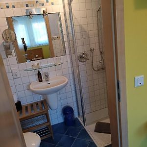 Standard Zimmer mit zwei Einzelbetten